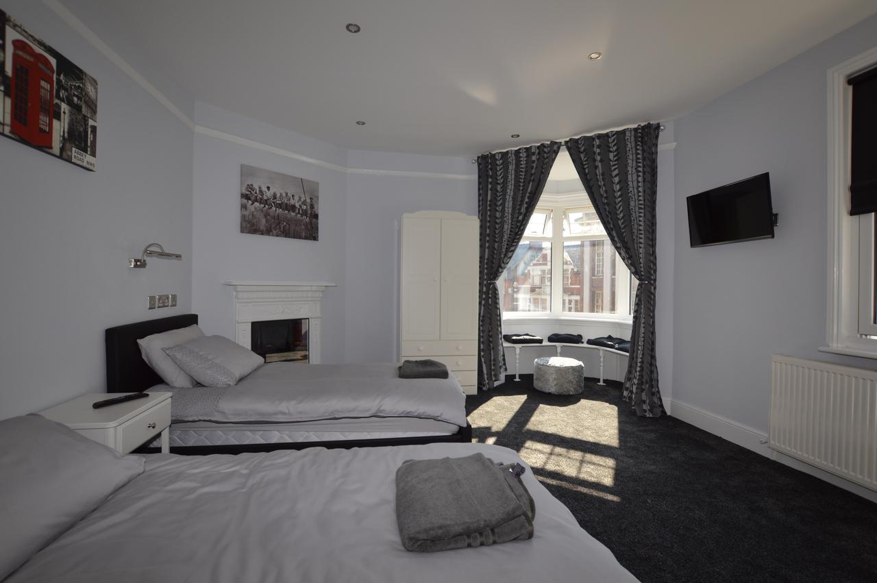 Отель Addison House Уокинг Экстерьер фото